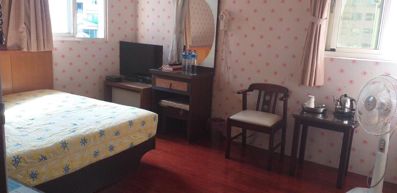 Jin Ge Hot Spring Hotel Джиаоси Екстериор снимка