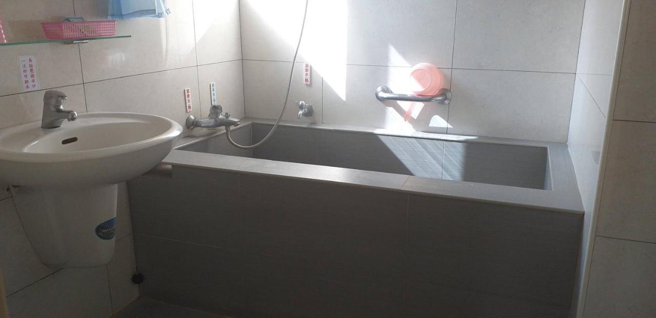 Jin Ge Hot Spring Hotel Джиаоси Екстериор снимка